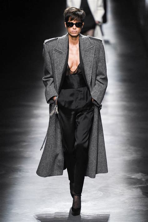 yves saint laurent sfilate 2019|SAINT LAURENT – WINTER 2019 .